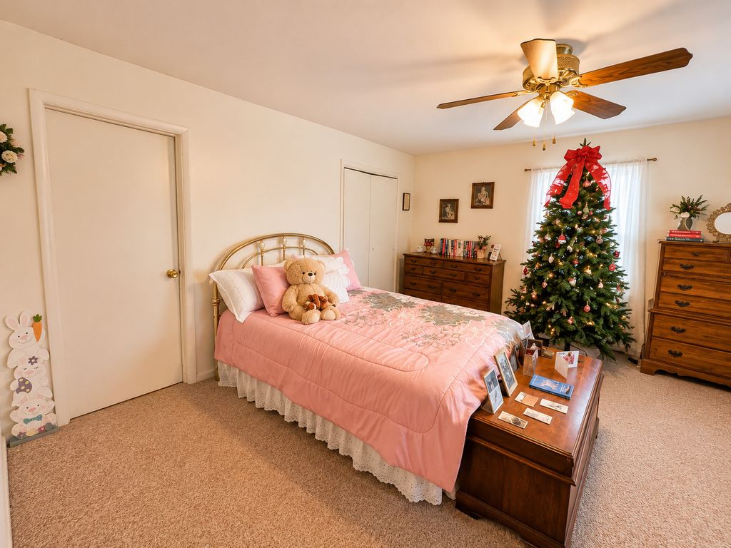 Image 14 of property listing at 27712 W 17th Street Road, Centralia, IL 62801