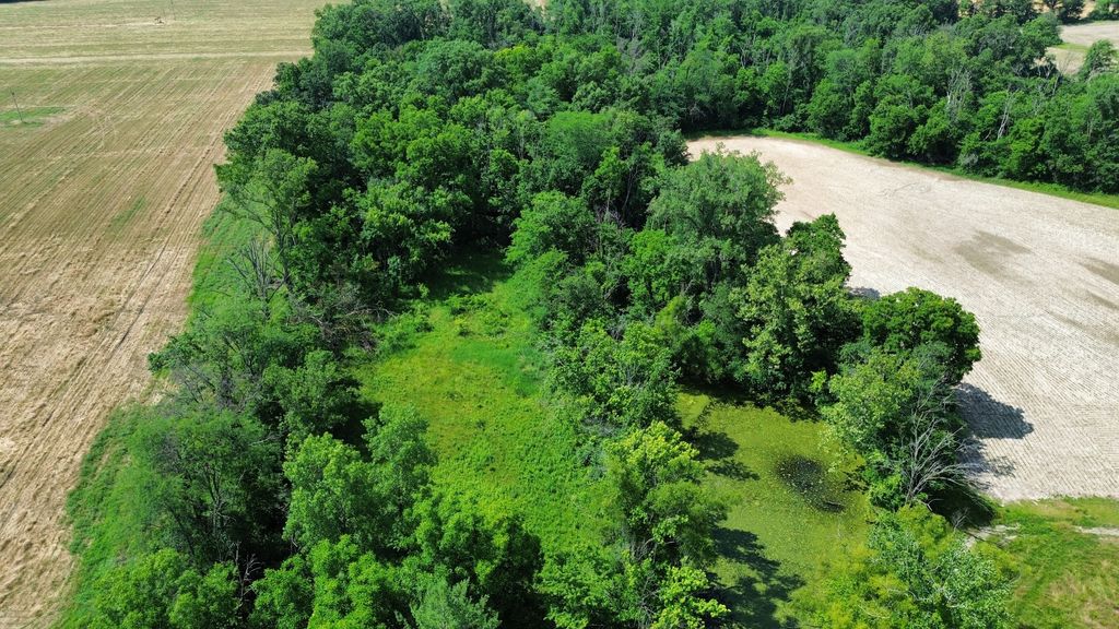 Image 46 of property listing at 27712 W 17th Street Road, Centralia, IL 62801