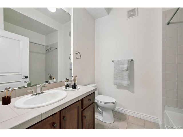 7820 Inverness Blvd 206, Englewood, CO 80112
