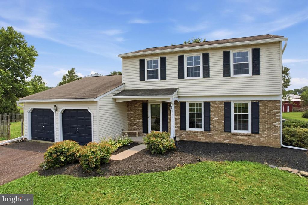 104 NOBLE DR, Perkasie, PA 18944