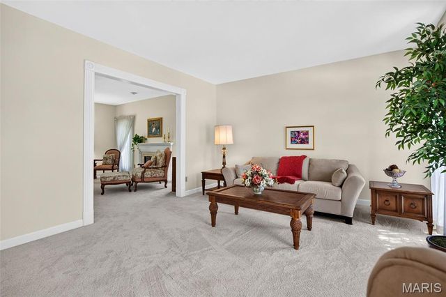195 Muirfield Forest Court, St Charles, MO 63304