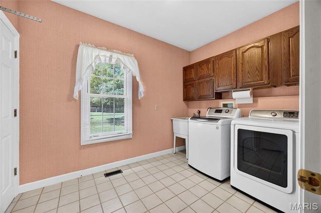195 Muirfield Forest Court, St Charles, MO 63304