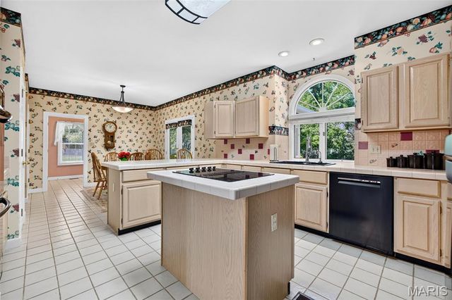 195 Muirfield Forest Court, St Charles, MO 63304
