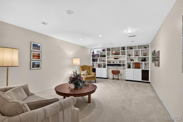 195 Muirfield Forest Court, St Charles, MO 63304