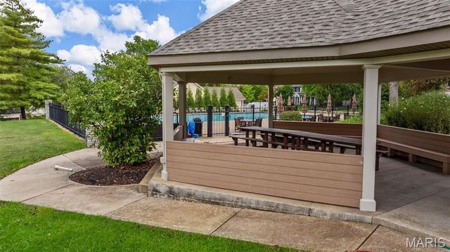 195 Muirfield Forest Court, St Charles, MO 63304