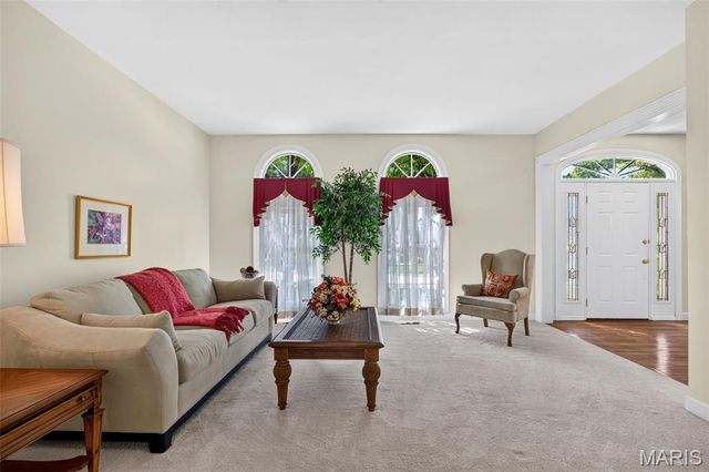 195 Muirfield Forest Court, St Charles, MO 63304
