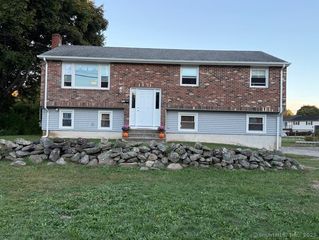 17 Brookside Lane, Groton, CT 06340