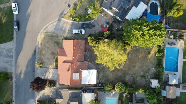 2912 Leta Ln, Sacramento, CA 95821