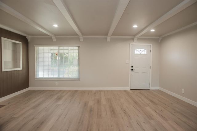 2912 Leta Ln, Sacramento, CA 95821