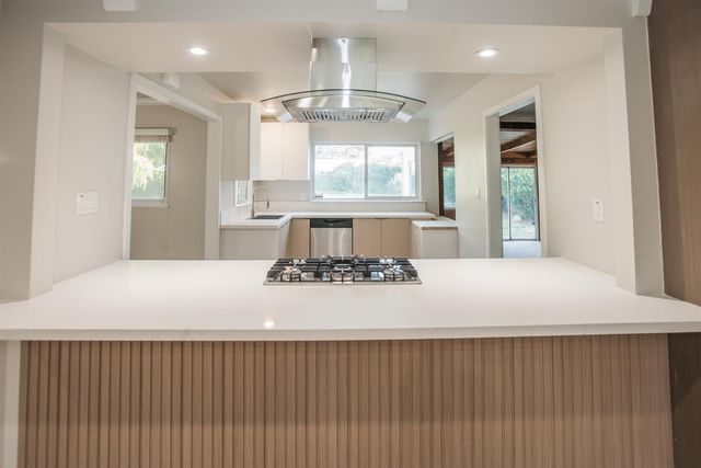 2912 Leta Ln, Sacramento, CA 95821