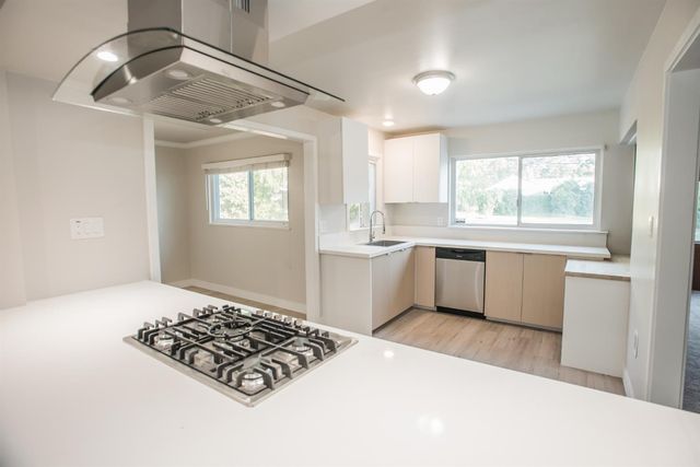 2912 Leta Ln, Sacramento, CA 95821