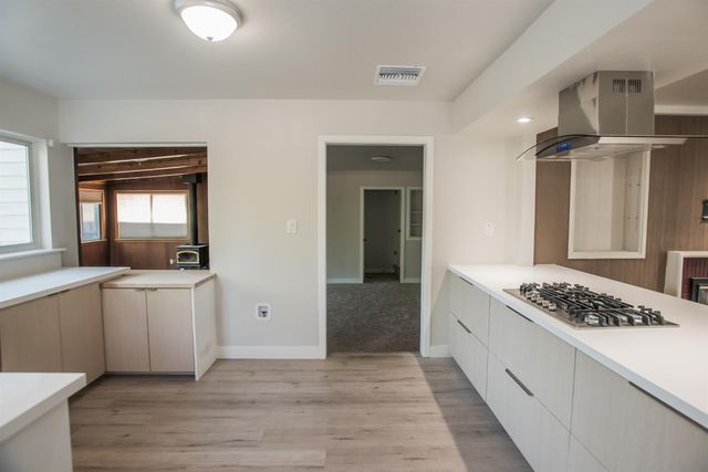2912 Leta Ln, Sacramento, CA 95821