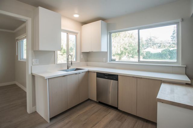 2912 Leta Ln, Sacramento, CA 95821