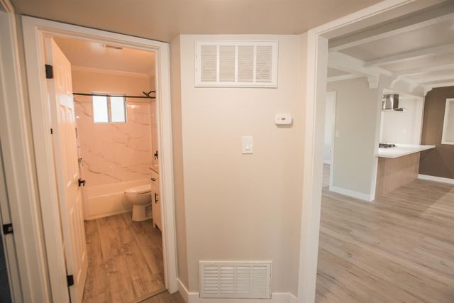 2912 Leta Ln, Sacramento, CA 95821