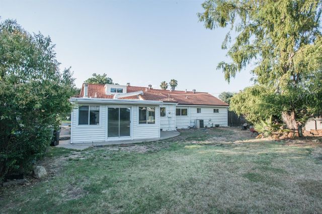 2912 Leta Ln, Sacramento, CA 95821