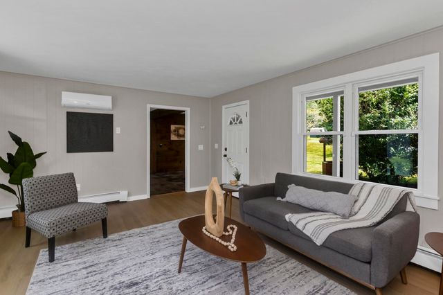 184 Pitcher St, Montgomery, MA 01085