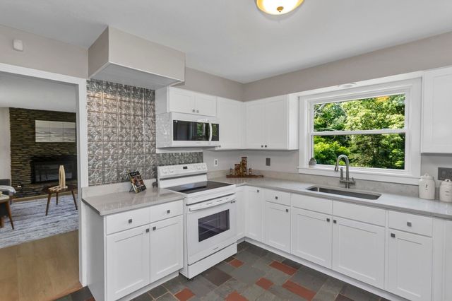 184 Pitcher St, Montgomery, MA 01085