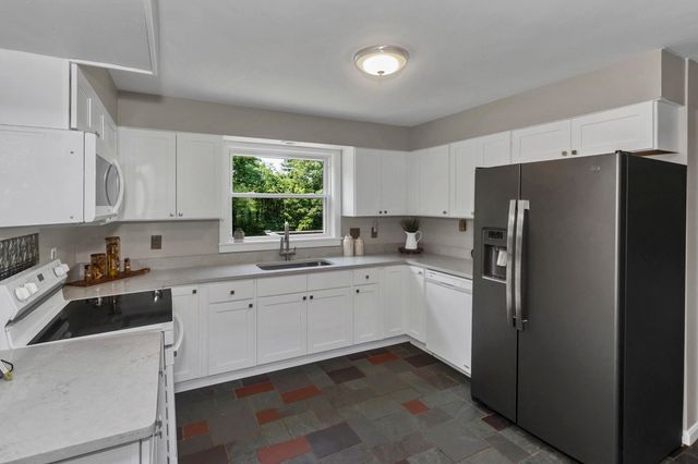 184 Pitcher St, Montgomery, MA 01085