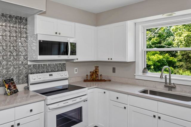 184 Pitcher St, Montgomery, MA 01085