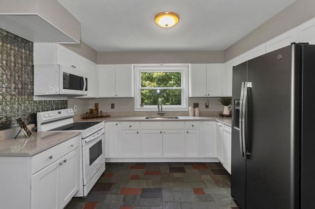 184 Pitcher St, Montgomery, MA 01085