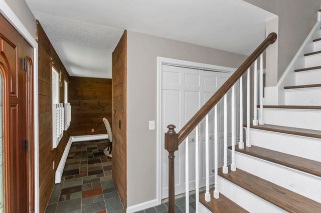 184 Pitcher St, Montgomery, MA 01085