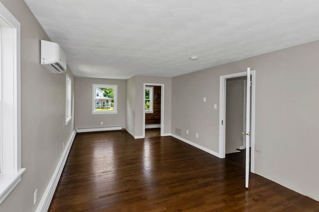 184 Pitcher St, Montgomery, MA 01085