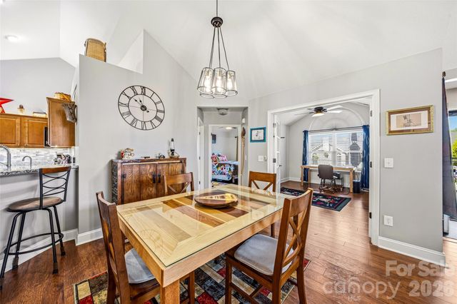 174 Summerfield Place, Flat Rock, NC 28731