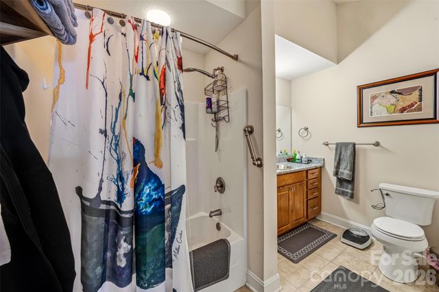 174 Summerfield Place, Flat Rock, NC 28731
