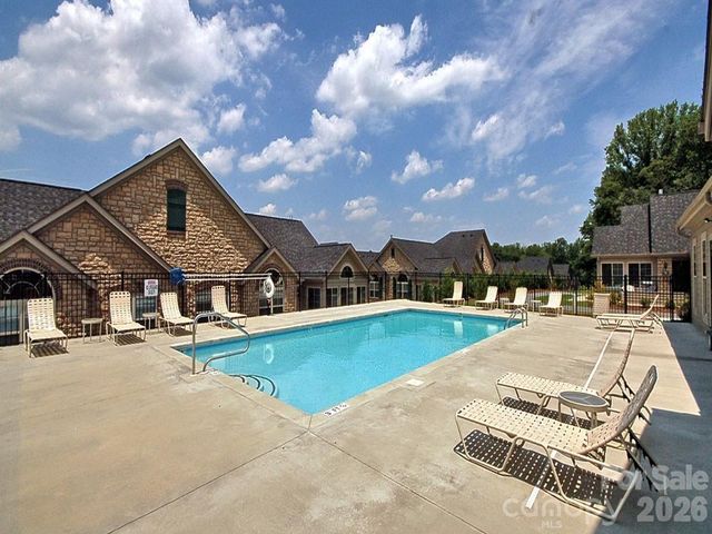 174 Summerfield Place, Flat Rock, NC 28731