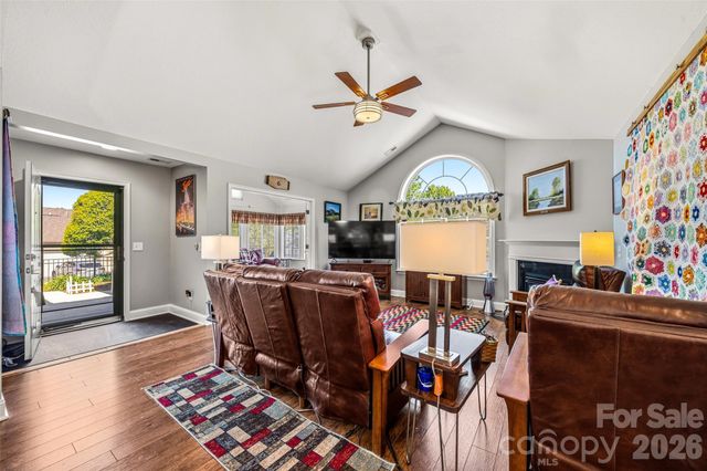 174 Summerfield Place, Flat Rock, NC 28731