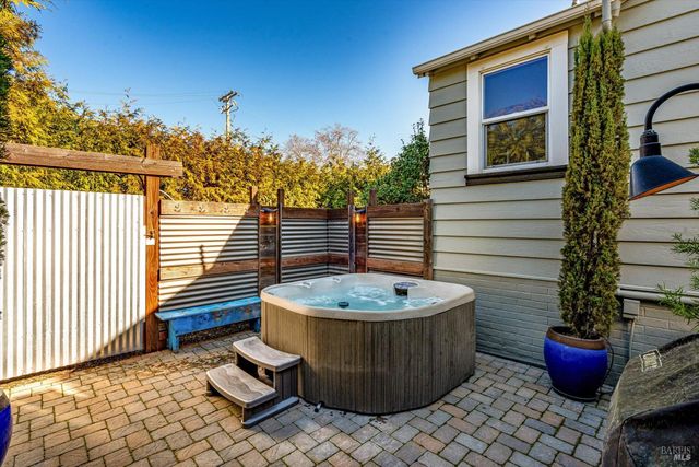 3 Highland Dr, Napa, CA 94559