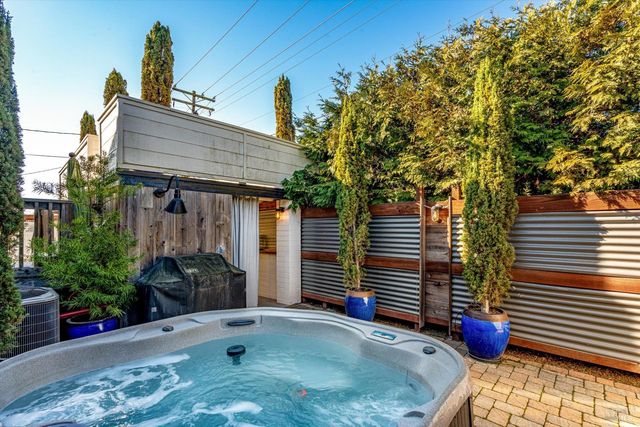 3 Highland Dr, Napa, CA 94559