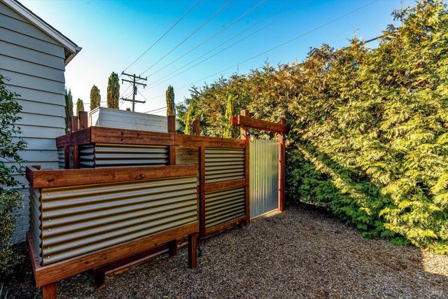 3 Highland Dr, Napa, CA 94559