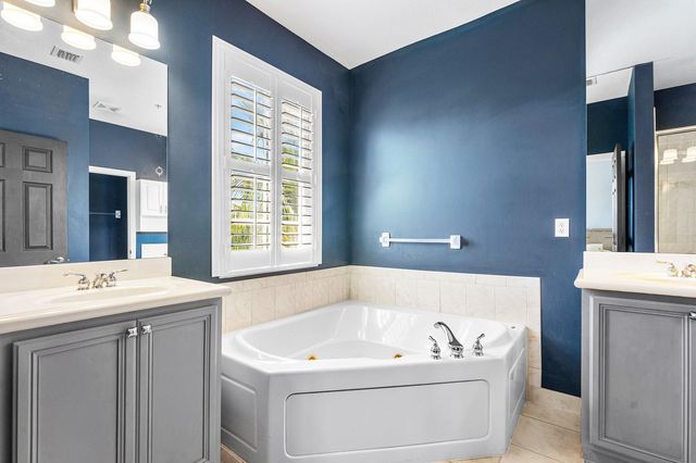 265 Indian Creek Parkway 108, Jupiter, FL 33458