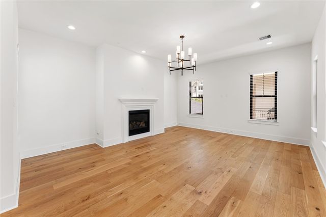 517 E 4th Street, Houston, TX 77007