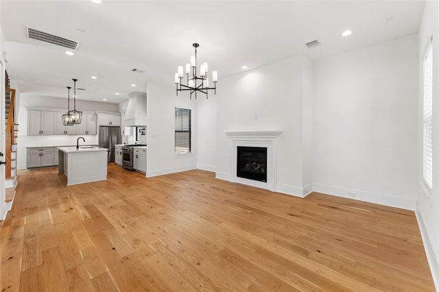 517 E 4th Street, Houston, TX 77007
