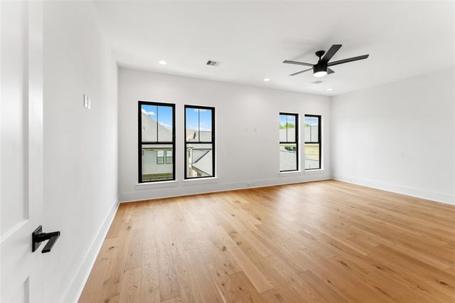 517 E 4th Street, Houston, TX 77007