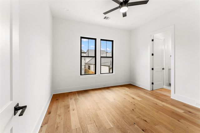 517 E 4th Street, Houston, TX 77007