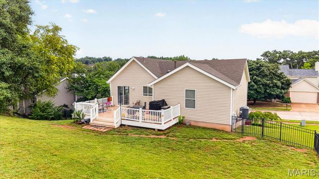 1873 Fox Pointe Drive, Arnold, MO 63010
