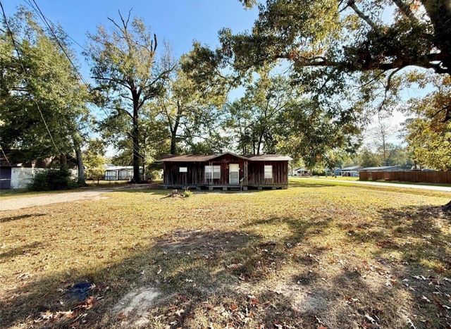 811 S Fenner Avenue, Cleveland, TX 77327