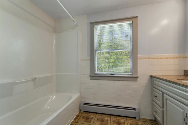 1 Muddy Pond Road, Kensington, NH 03833