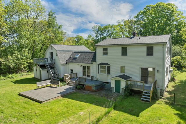 1 Muddy Pond Road, Kensington, NH 03833