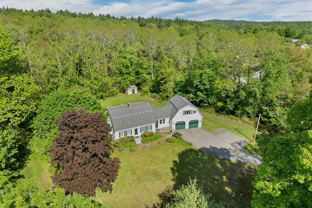 1 Muddy Pond Road, Kensington, NH 03833