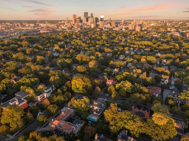 1910 Knox Avenue S, Minneapolis, MN 55403