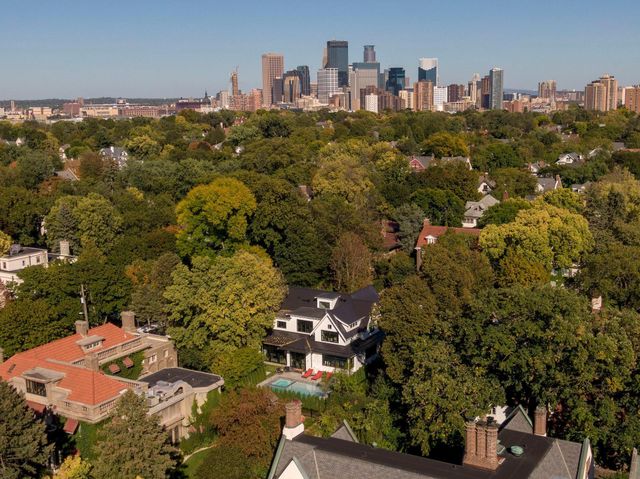 1910 Knox Avenue S, Minneapolis, MN 55403