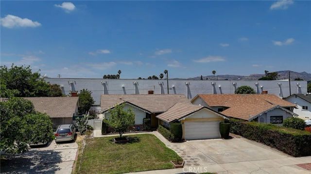 8137 Variel, Canoga Park, CA 91304