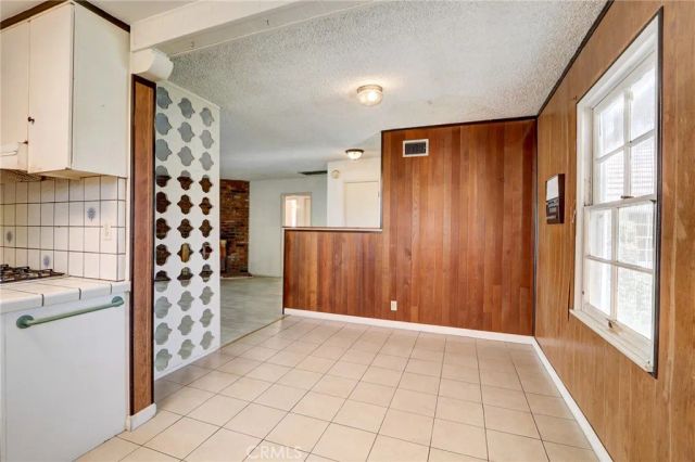 8137 Variel, Canoga Park, CA 91304