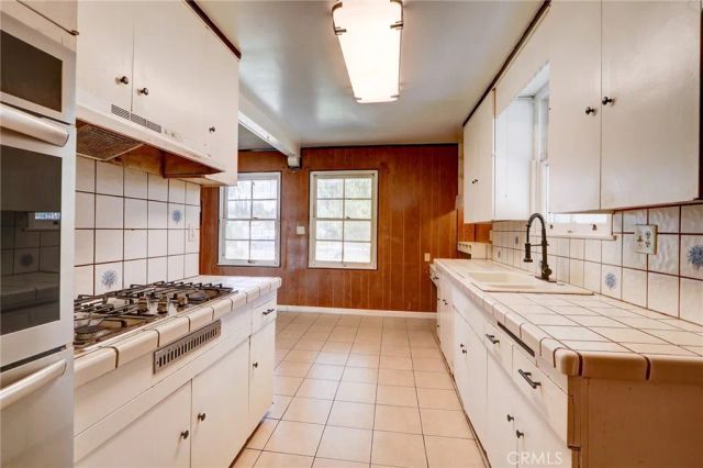 8137 Variel, Canoga Park, CA 91304