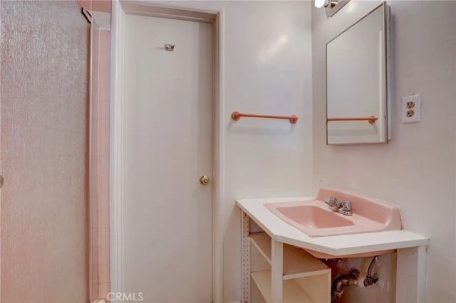 8137 Variel, Canoga Park, CA 91304