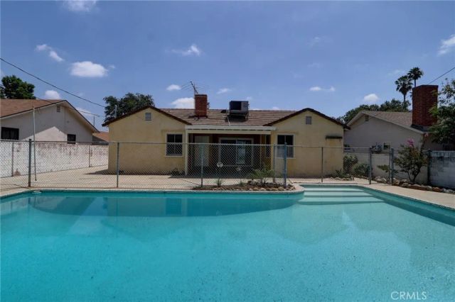 8137 Variel, Canoga Park, CA 91304